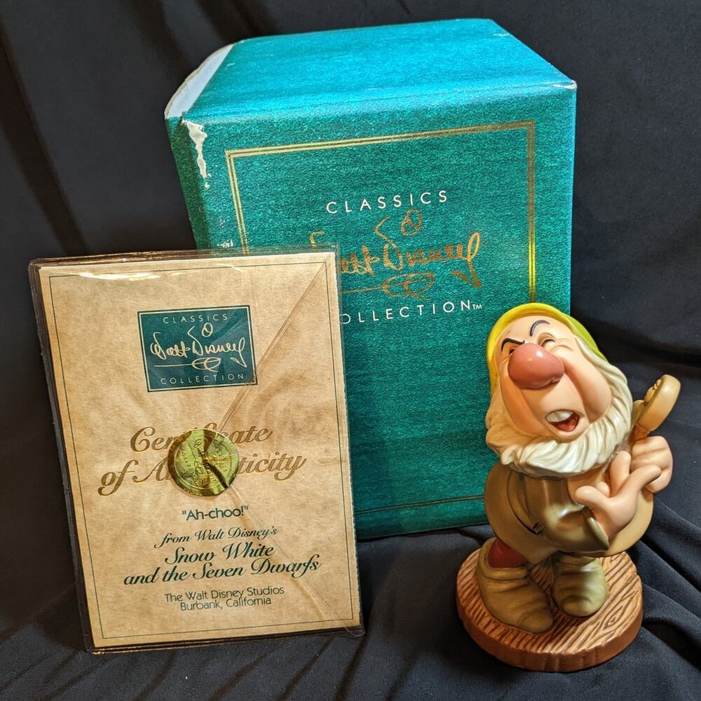 DISNEY WDCC Sneezy Ah-Choo Snow White 1995 Porcelain Figurine Original Box COA